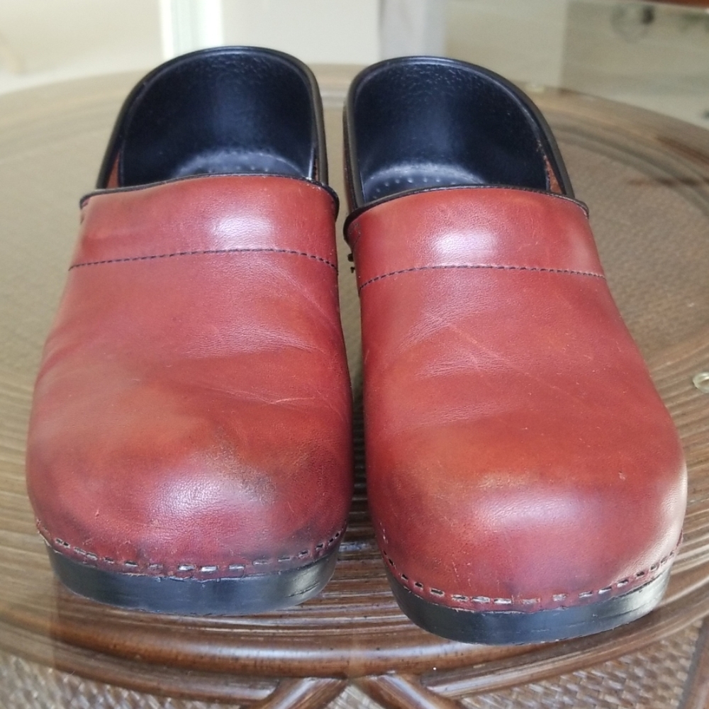 Dansko brown leather professional clogs